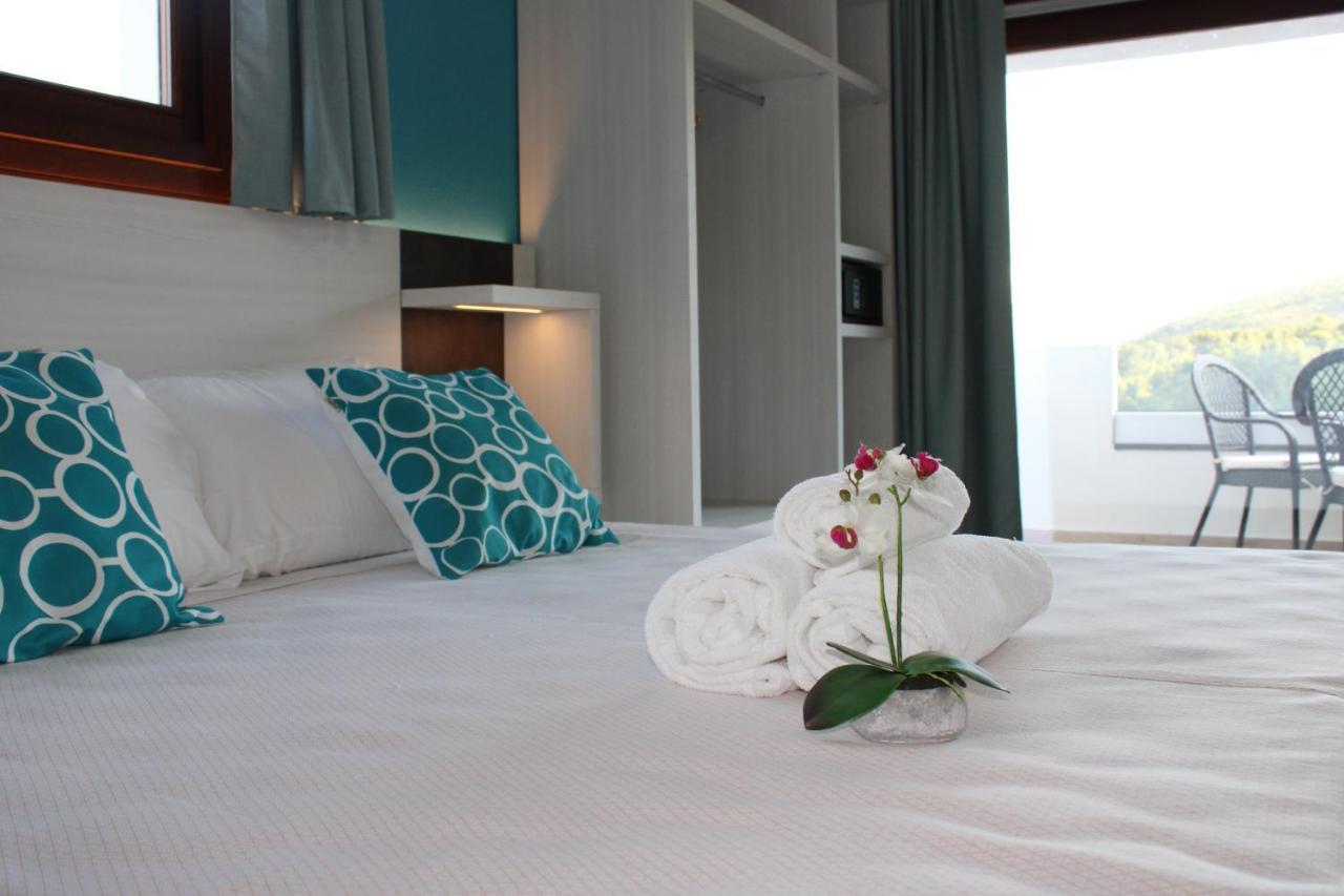 I Ginepri Hotel Кала Гононе Екстериор снимка