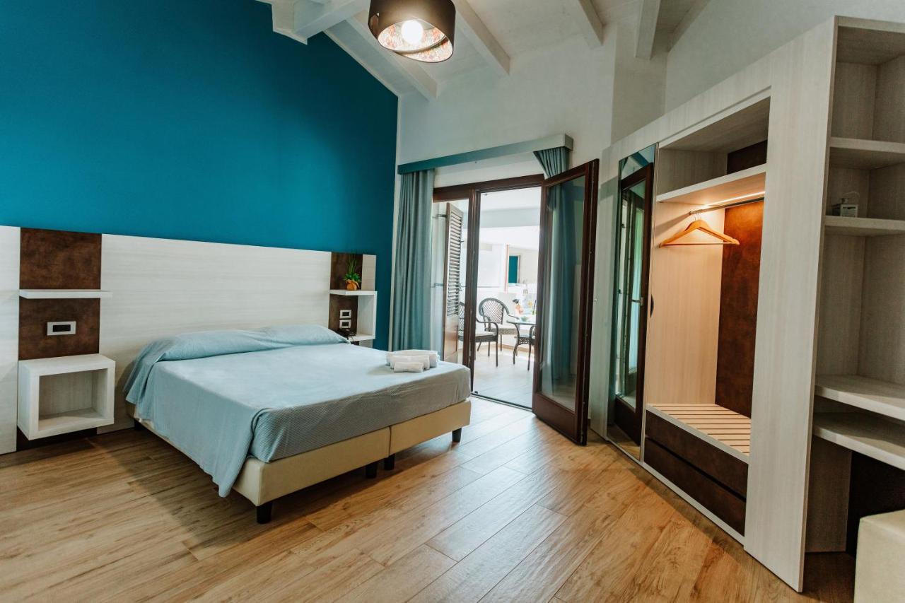 I Ginepri Hotel Кала Гононе Екстериор снимка