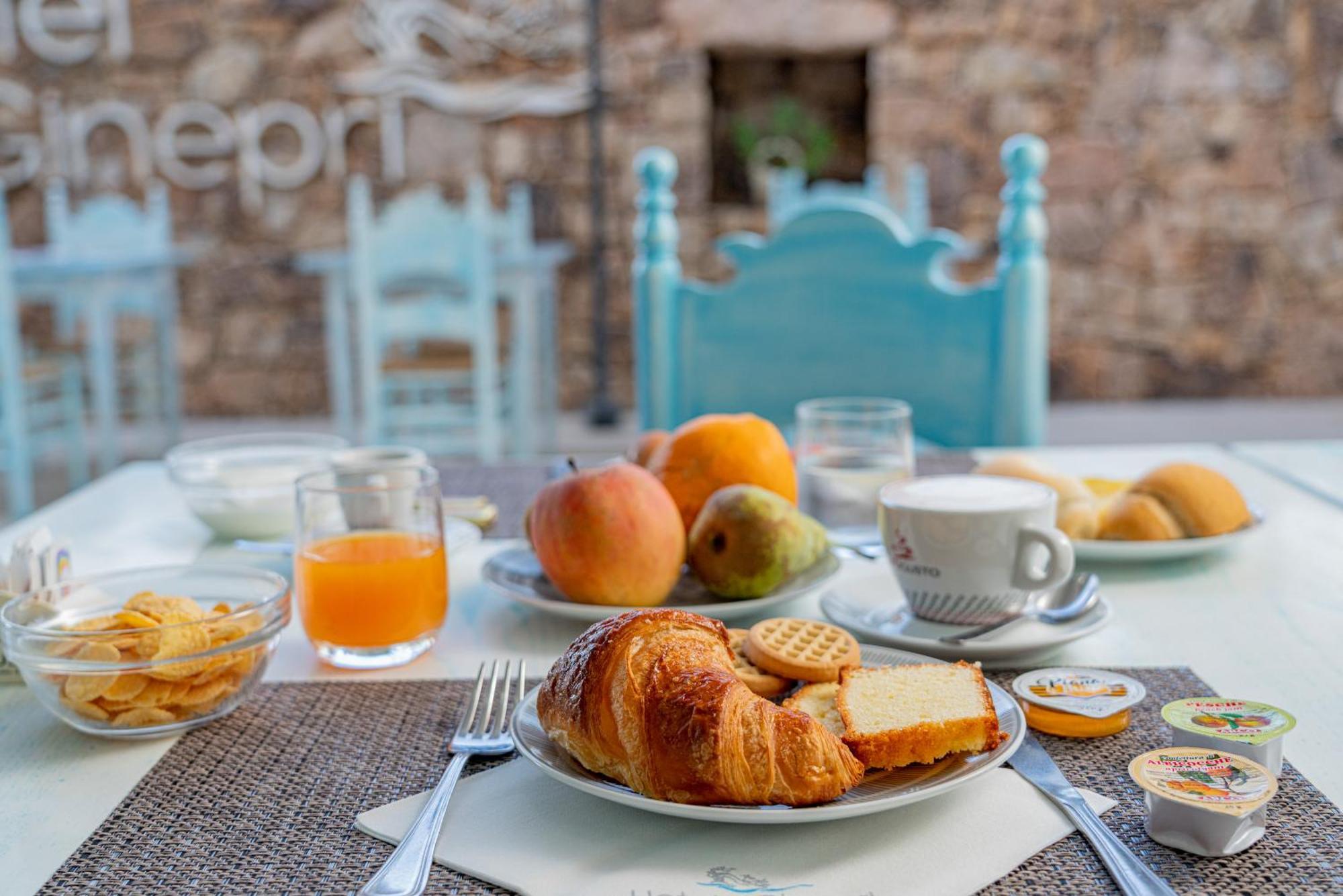 I Ginepri Hotel Кала Гононе Екстериор снимка