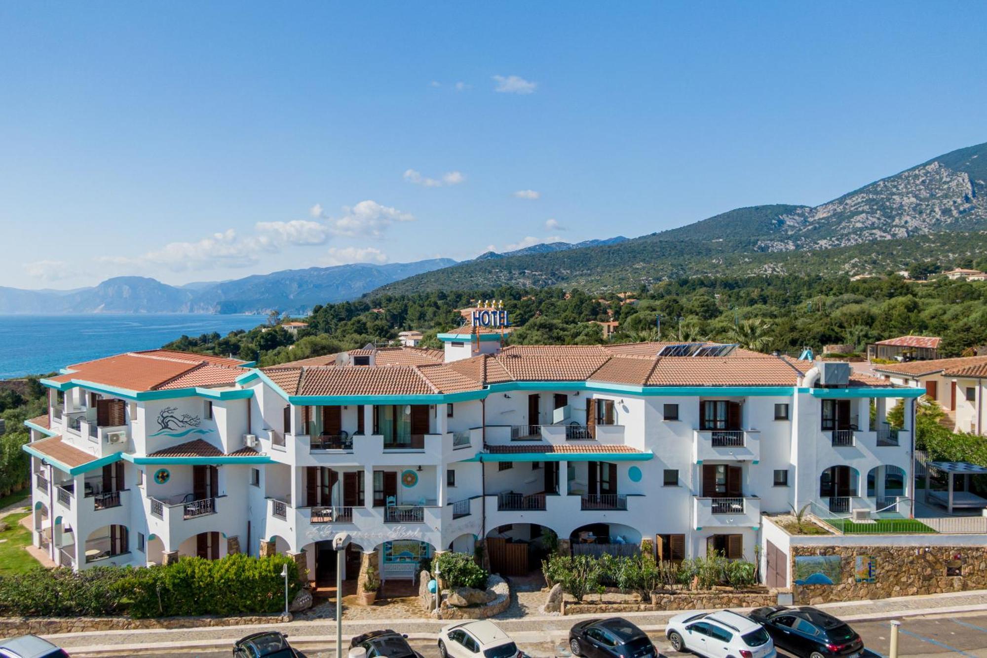 I Ginepri Hotel Кала Гононе Екстериор снимка