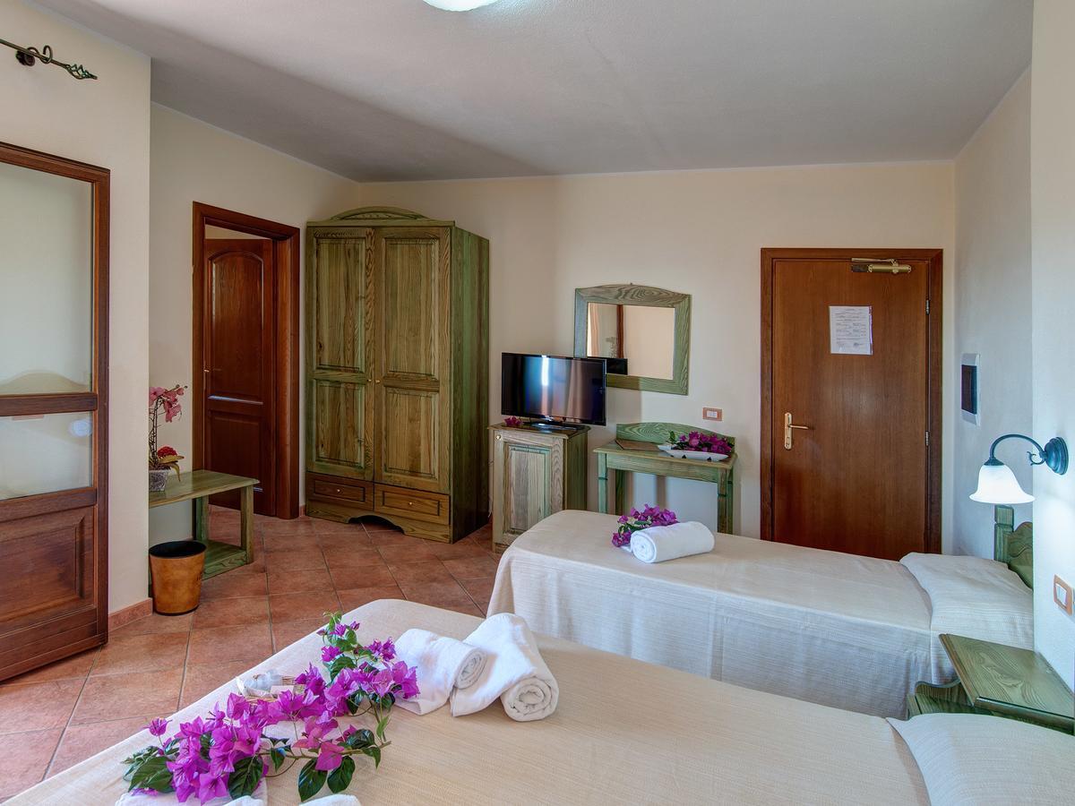 I Ginepri Hotel Кала Гононе Екстериор снимка