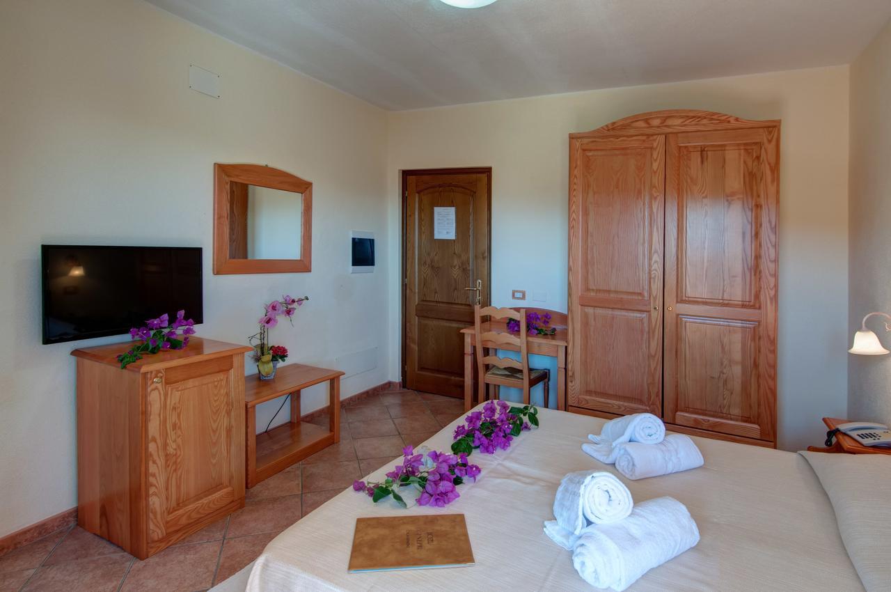 I Ginepri Hotel Кала Гононе Екстериор снимка