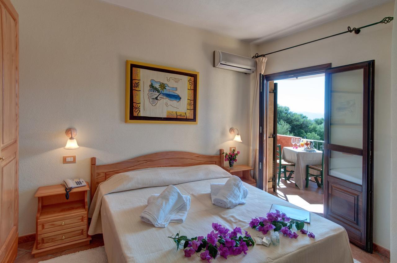 I Ginepri Hotel Кала Гононе Екстериор снимка